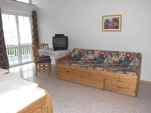 Homestay Gastehaus Am Rathaus Apartment Hohenpeissenberg Germany